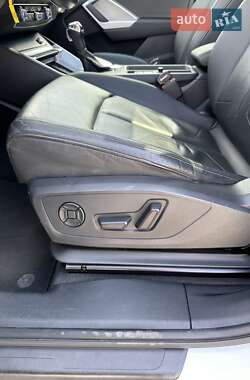 Внедорожник / Кроссовер Audi Q3 2019 в 