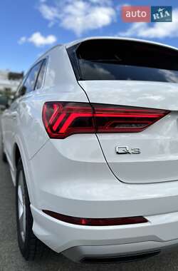 Внедорожник / Кроссовер Audi Q3 2019 в 
