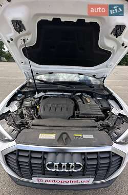 Внедорожник / Кроссовер Audi Q3 2019 в 