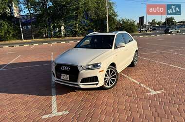 Внедорожник / Кроссовер Audi Q3 2017 в 