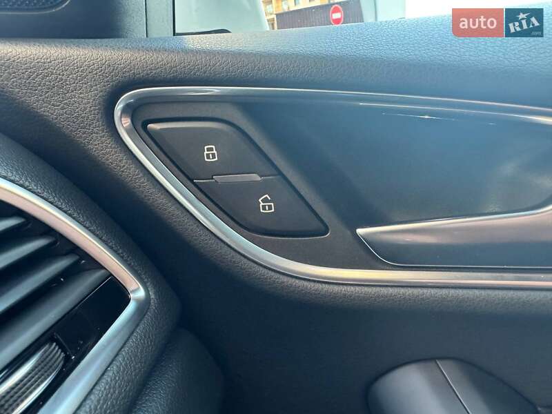 Внедорожник / Кроссовер Audi Q3 2017 в Одессе