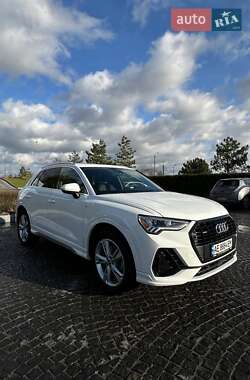 Внедорожник / Кроссовер Audi Q3 2019 в 
