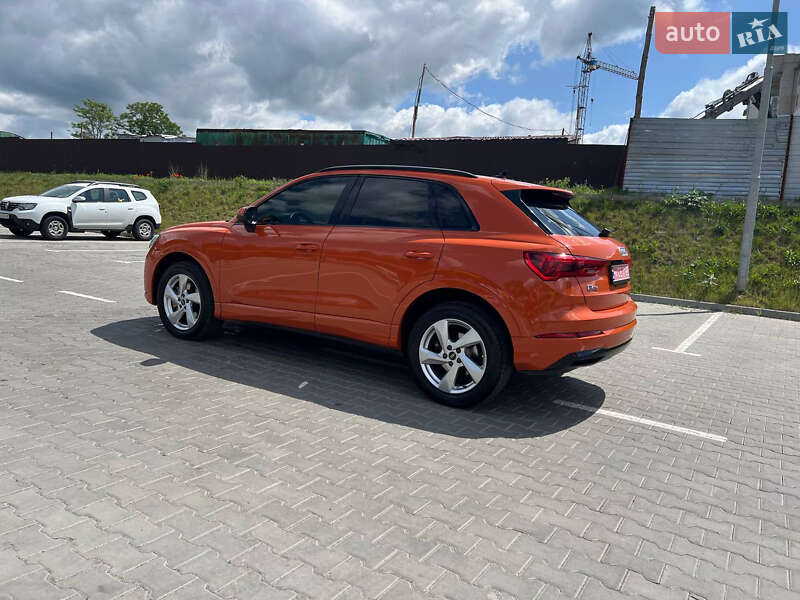 Внедорожник / Кроссовер Audi Q3 2021 в Тернополе