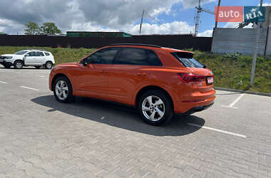 Внедорожник / Кроссовер Audi Q3 2021 в 