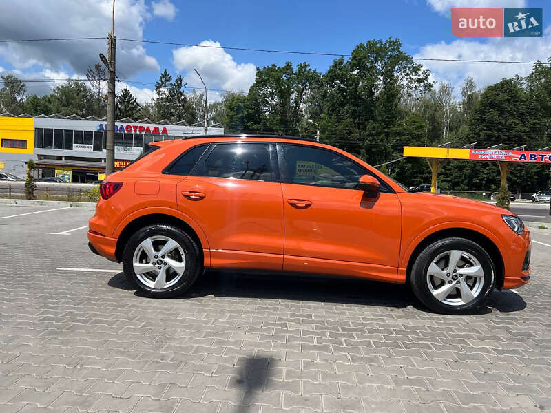 Внедорожник / Кроссовер Audi Q3 2021 в Тернополе