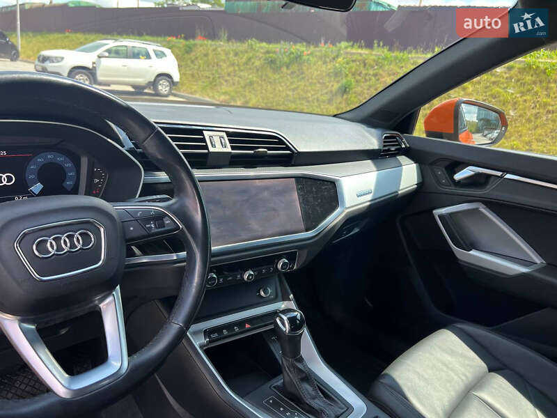Внедорожник / Кроссовер Audi Q3 2021 в Тернополе
