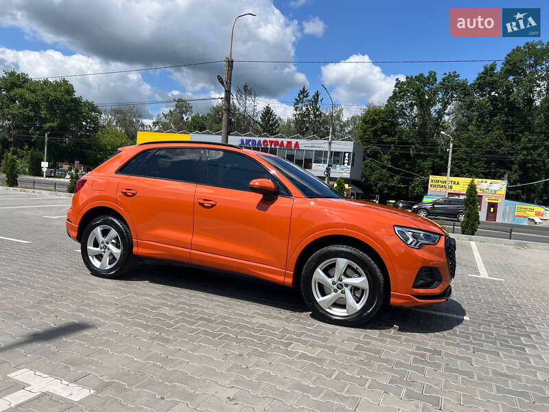 Внедорожник / Кроссовер Audi Q3 2021 в Тернополе