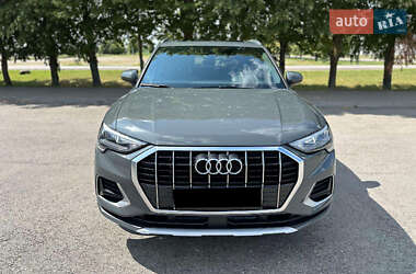 Внедорожник / Кроссовер Audi Q3 2019 в 
