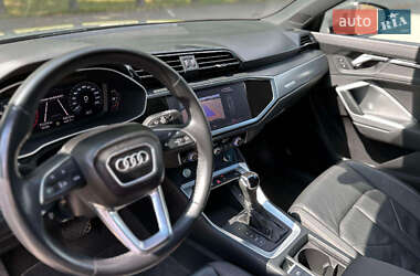 Внедорожник / Кроссовер Audi Q3 2019 в 