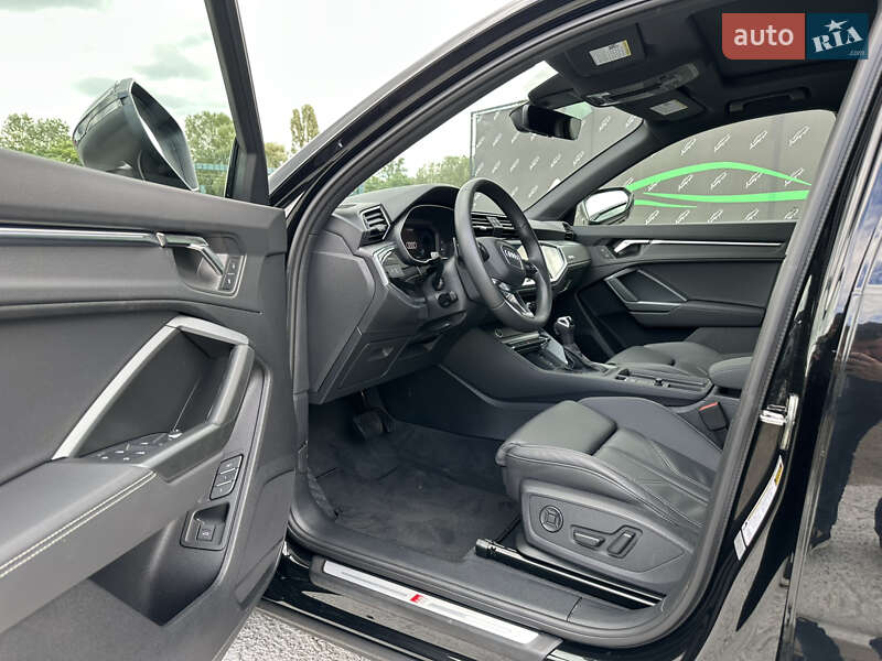 Внедорожник / Кроссовер Audi Q3 2024 в Киеве