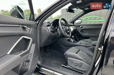 Внедорожник / Кроссовер Audi Q3 2024 в 