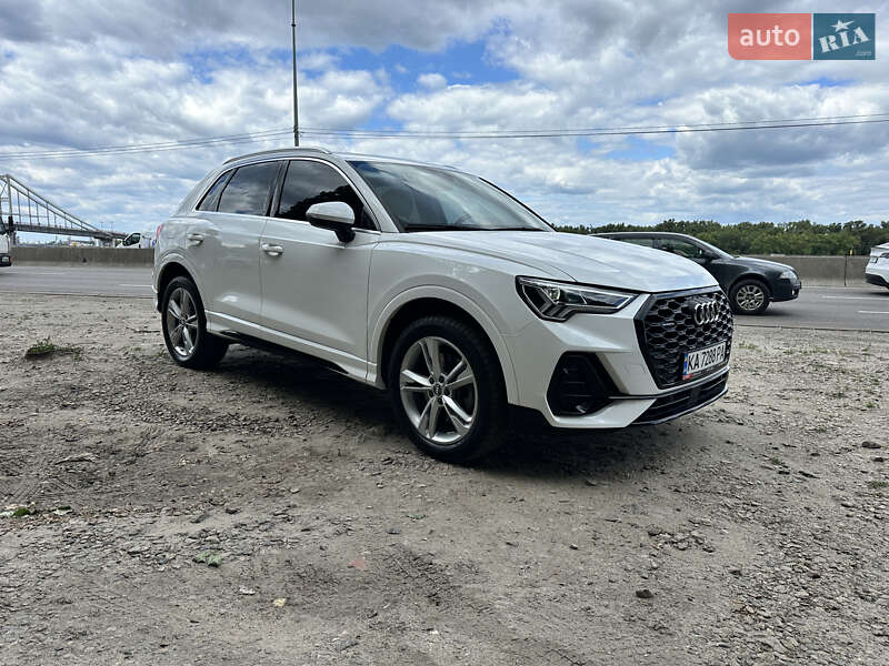 Позашляховик / Кросовер Audi Q3 2019 в Києві