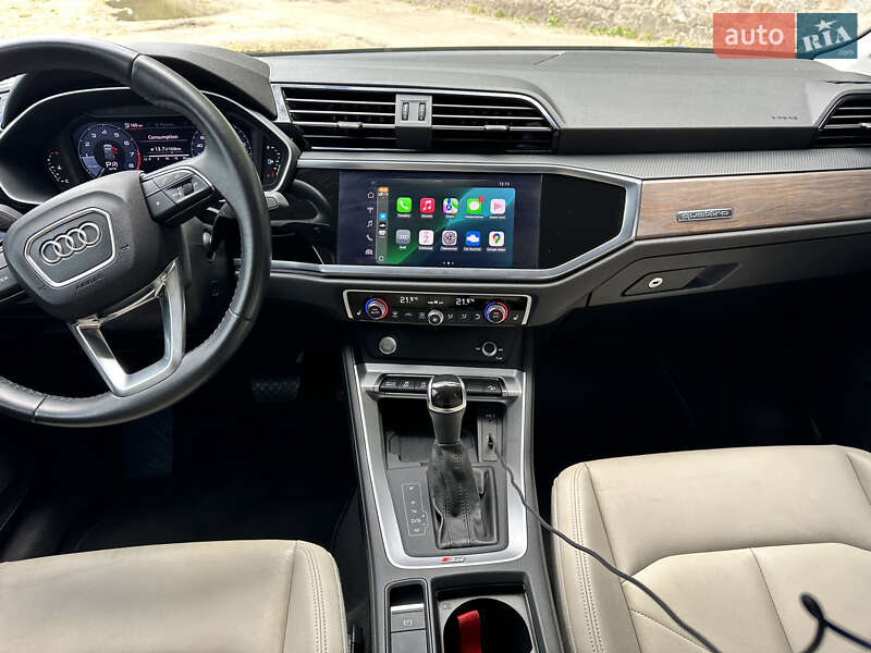 Позашляховик / Кросовер Audi Q3 2019 в Києві