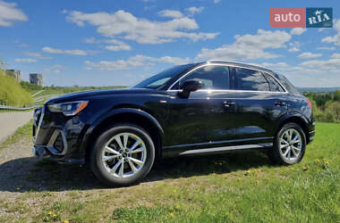 Внедорожник / Кроссовер Audi Q3 2020 в 
