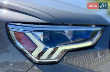 Внедорожник / Кроссовер Audi Q3 2021 в 