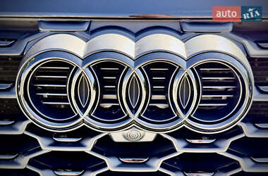 Внедорожник / Кроссовер Audi Q3 2021 в 