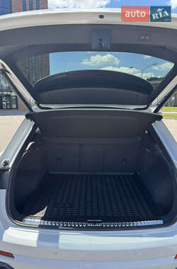 Внедорожник / Кроссовер Audi Q3 2020 в 