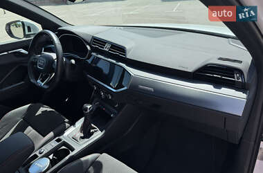 Внедорожник / Кроссовер Audi Q3 2020 в 