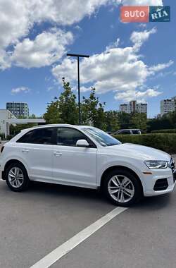 Внедорожник / Кроссовер Audi Q3 2016 в 