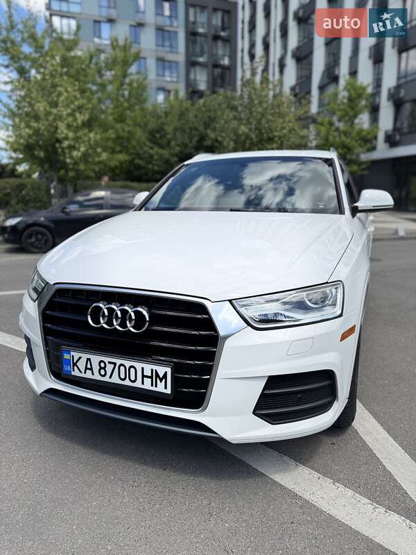 Позашляховик / Кросовер Audi Q3 2016 в Києві