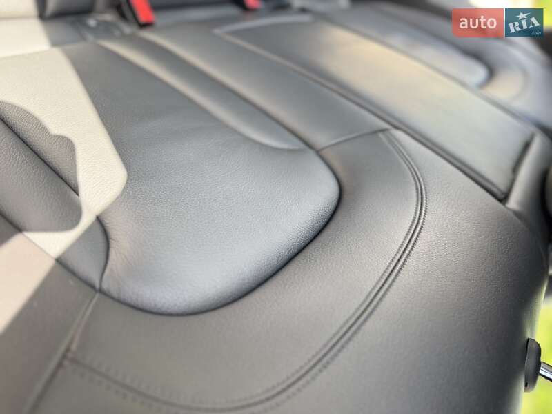 Позашляховик / Кросовер Audi Q3 2016 в Києві
