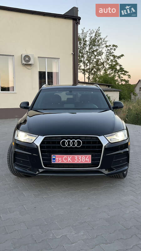 Внедорожник / Кроссовер Audi Q3 2016 в 
