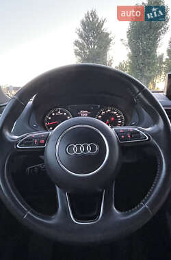 Внедорожник / Кроссовер Audi Q3 2016 в 