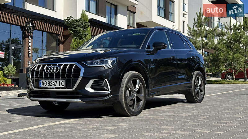 Внедорожник / Кроссовер Audi Q3 2019 в Ужгороде
