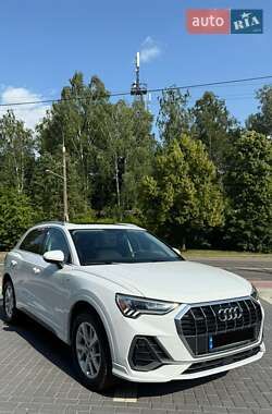 Внедорожник / Кроссовер Audi Q3 2019 в 