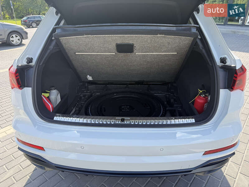 Внедорожник / Кроссовер Audi Q3 2019 в Луцке