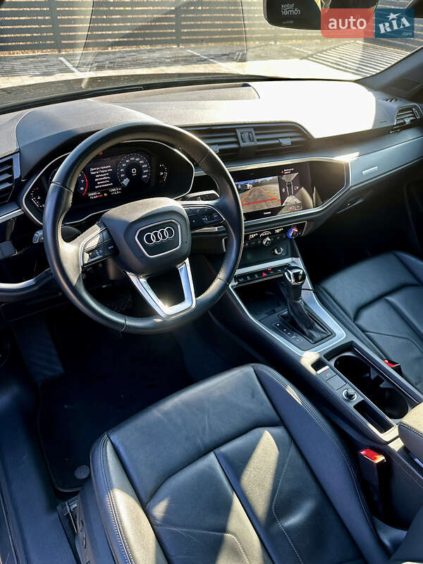 Внедорожник / Кроссовер Audi Q3 2021 в Львове