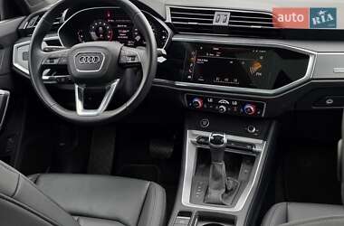 Внедорожник / Кроссовер Audi Q3 2024 в 