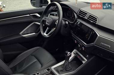 Внедорожник / Кроссовер Audi Q3 2024 в 