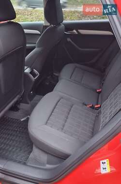 Позашляховик / Кросовер Audi Q3 2017 в 