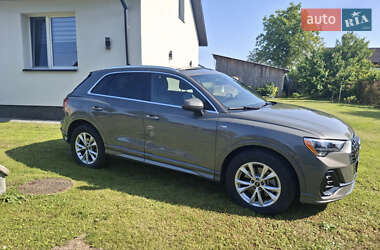 Внедорожник / Кроссовер Audi Q3 2020 в 