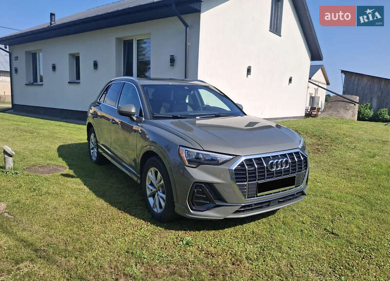 Позашляховик / Кросовер Audi Q3 2020 в Києві