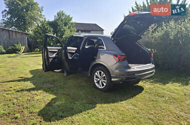 Внедорожник / Кроссовер Audi Q3 2020 в 