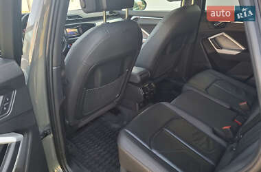 Внедорожник / Кроссовер Audi Q3 2020 в 