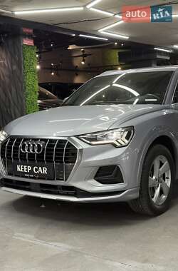 Внедорожник / Кроссовер Audi Q3 2019 в 