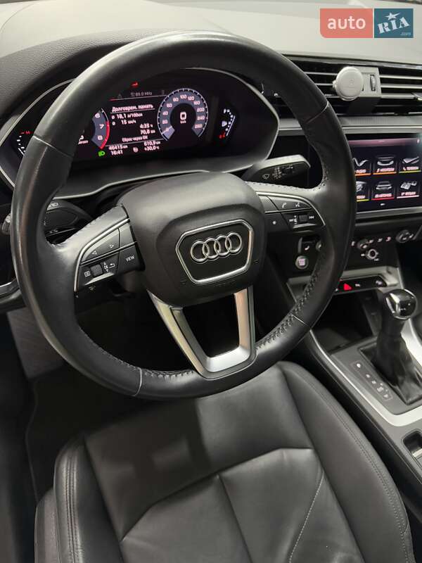 Внедорожник / Кроссовер Audi Q3 2019 в Одессе