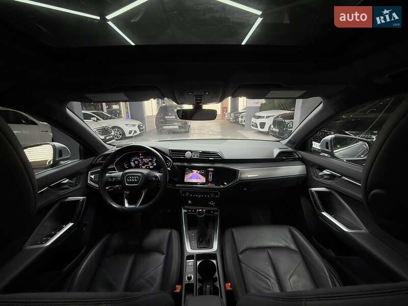 Внедорожник / Кроссовер Audi Q3 2019 в Одессе