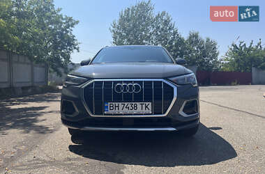 Внедорожник / Кроссовер Audi Q3 2019 в 