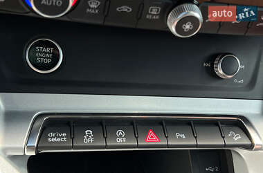 Внедорожник / Кроссовер Audi Q3 2020 в 