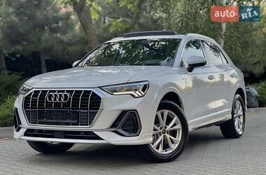 Внедорожник / Кроссовер Audi Q3 2024 в 