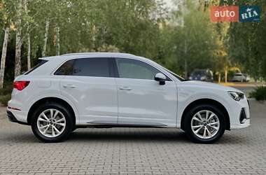 Внедорожник / Кроссовер Audi Q3 2024 в 