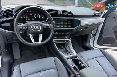 Внедорожник / Кроссовер Audi Q3 2024 в 