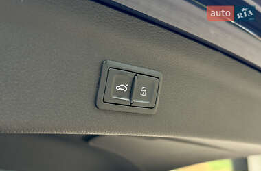 Позашляховик / Кросовер Audi Q3 2020 в 
