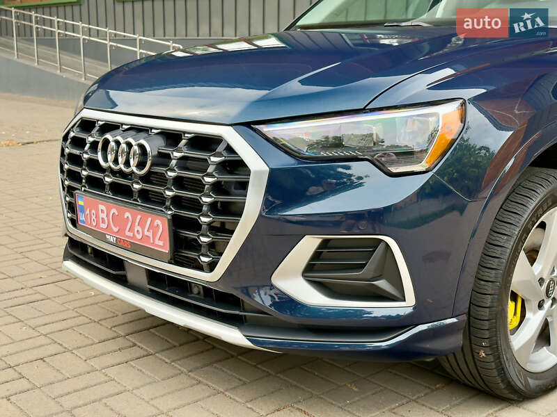 Внедорожник / Кроссовер Audi Q3 2020 в Ровно