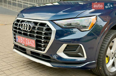 Позашляховик / Кросовер Audi Q3 2020 в 