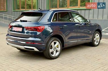 Позашляховик / Кросовер Audi Q3 2020 в 
